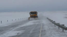 Из-за снегопада в пяти областях Украины запрещено или ограничено движение транспорта