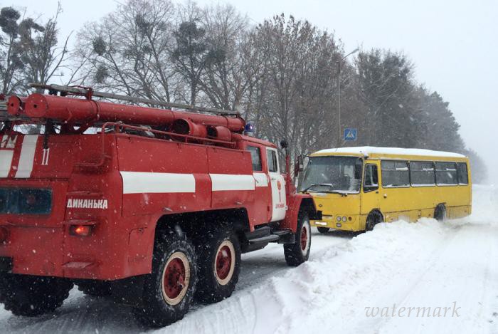 Понад 130 транспортних засобів рятувальники Полтавщини звільнили 20 січня із заметів