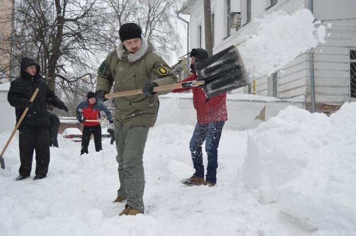 Депутат міськради порахував "комунальний потенціал" Полтави у боротьбі з сніговими заметами