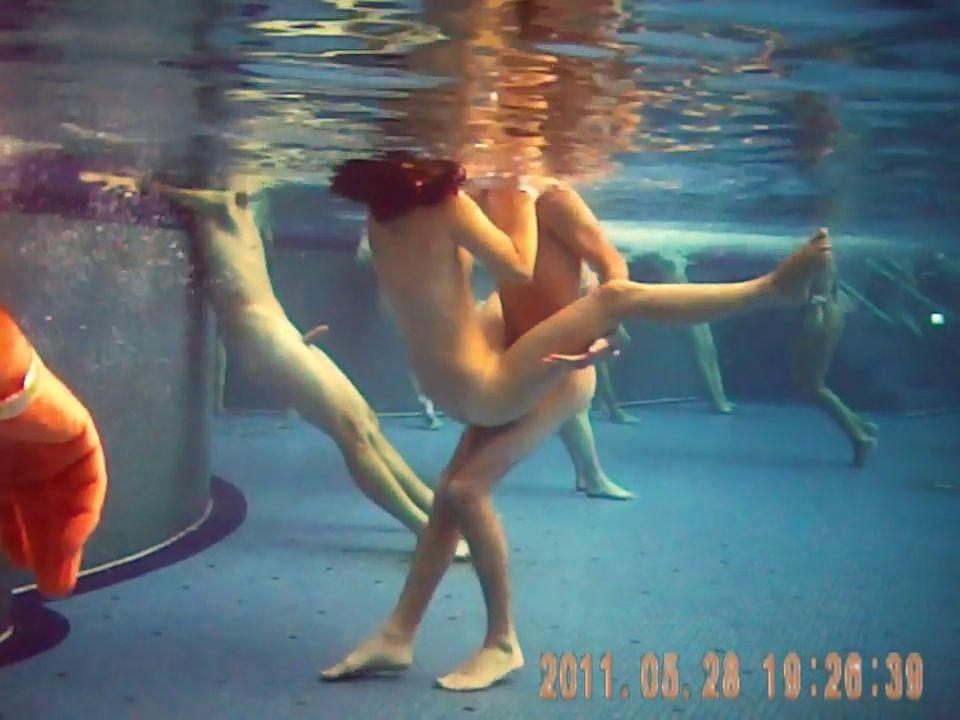 Nudist Caught Naked Underwater In The Spa Pool 1 [2011 ., Nudist,Underwater, CamRip]