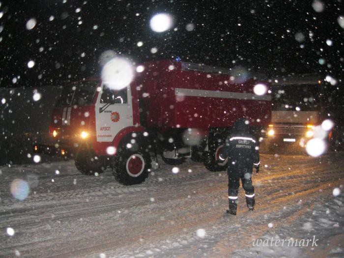Минулої доби рятувальники Полтавщини витягли із снігових заметів понад 300 транспортних засобів