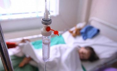 В Житомире с пищевым отравлением госпитализировали 13 детей
