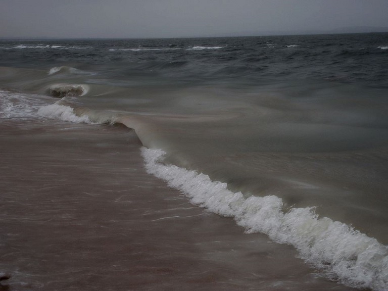 "Гелевый шторм" в Крыму - море начинает замерзать [фото]