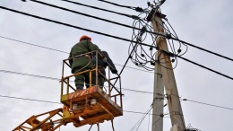 Террористы снова обстреляли электриков возле Авдеевки