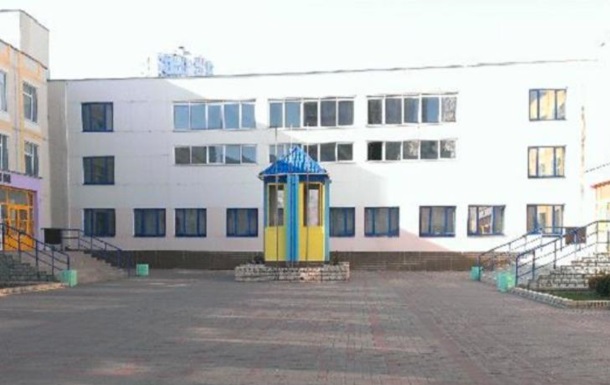 В киевской школе поругались родители из-за помощи АТОшникам