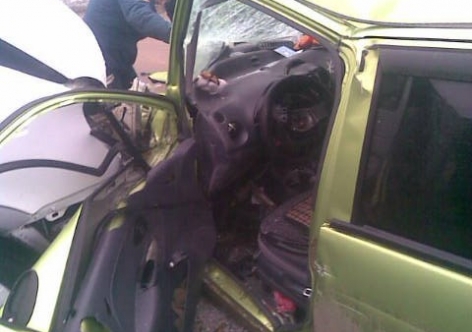 В Крыму легковушка врезалась в микроавтобус – потерпели шесть человек