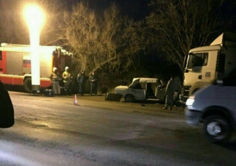 На крымской трассе столкнулись шесть автомобилей – погибла баба [фото, видео]