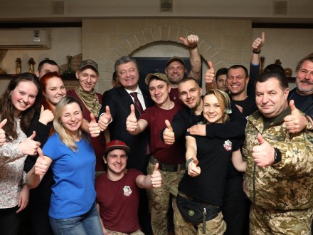 П.Порошенко в Днепре забежал на пиццу к ветеранам АТО