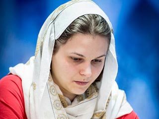 Анна Музычук проиграла Тань Чжунъи во второй партии финала на ЧМ по шахматам