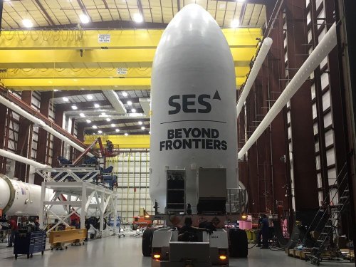 Носовой обтекатель ракеты Falcon 9