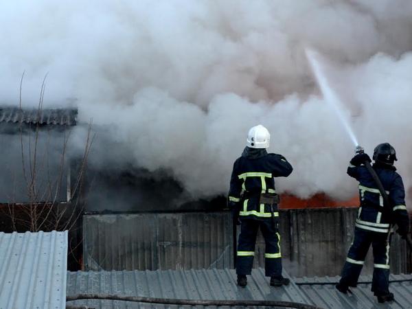 В Одессе – масштабный пожар: сгорели 15 дачных домов(фото)