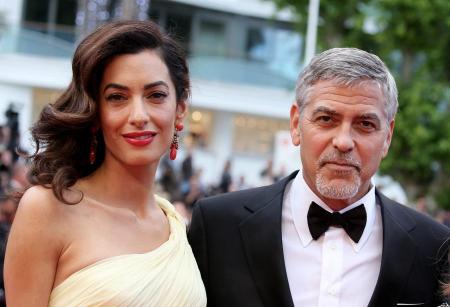 Джорджа Клуни сфотографировали в Англии с «беременной» женой  (ФОТО)