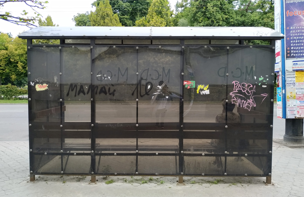 Вісті з Полтави - Полтава хоче за кошти підприємців поставити нові зупинки і віддати їхні стінки під рекламу