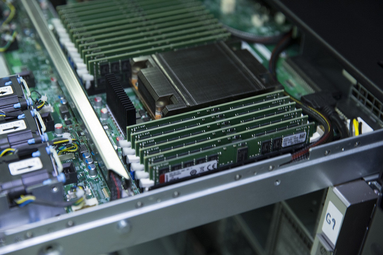 Kingston начинает торговли регистровых модулей памяти DDR4-3200 для систем на процессорах AMD EPYC второго поколения