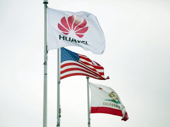 США продолжат лицензию, позволяющую Huawei закупать детали у американских бражек - Reuters