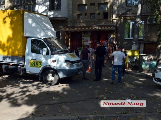 Не поделили пункт на парковке: в Николаеве ищут пенсионера, бившего в таксиста(фото, видео)
