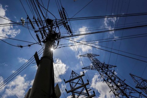 НКРЭКУ снизил тариф на передачу электроэнергии почитай в три раза