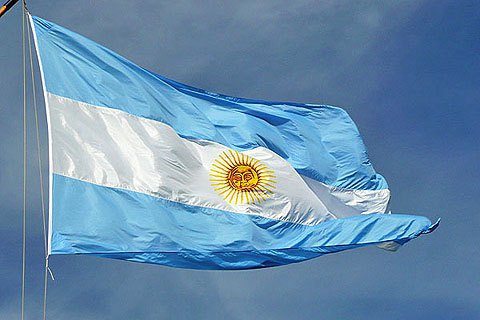 Аргентина ограничила торговлю валютой