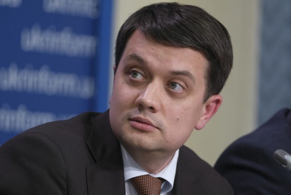 Разумков вбил, почему Рада встретила закон авторства Порошенко