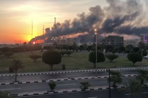 Нефтеперерабатывающие заводы штурмовали дроны иранского производства, - Эр-Рияд